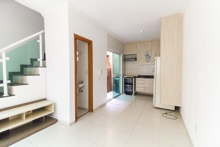 Sala/Cozinha de casa de condomínio para alugar com 2 quartos, 50m² em Parada Xv de Novembro, São Paulo