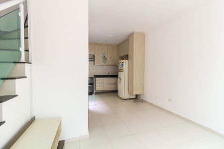 Sala/Cozinha de casa de condomínio para alugar com 2 quartos, 50m² em Parada Xv de Novembro, São Paulo