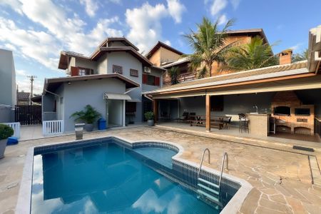 Casa de condomínio para alugar com 305m², 3 quartos e 5 vagasPiscina