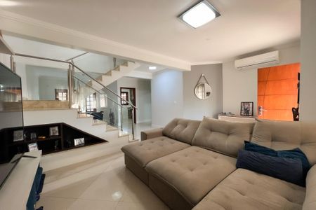 Casa de condomínio para alugar com 305m², 3 quartos e 5 vagasSala de estar