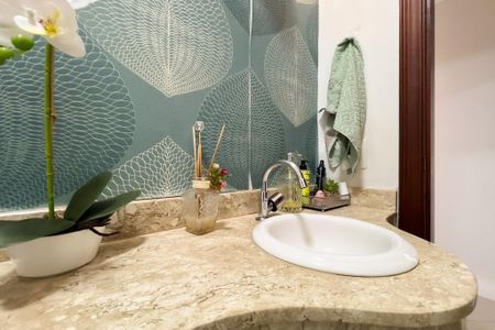 Casa de condomínio para alugar com 305m², 3 quartos e 5 vagasLavabo