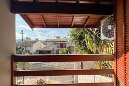 Casa de condomínio para alugar com 305m², 3 quartos e 5 vagasVaranda da Suíte 1