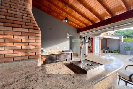 Casa de condomínio para alugar com 305m², 3 quartos e 5 vagasChurrasqueira