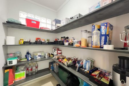 Casa de condomínio para alugar com 305m², 3 quartos e 5 vagasDespensa