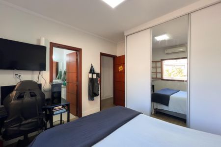 Casa de condomínio para alugar com 305m², 3 quartos e 5 vagasSuíte 3