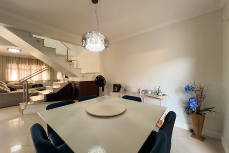 Casa de condomínio para alugar com 305m², 3 quartos e 5 vagasSala de Jantar