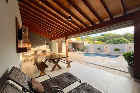 Casa de condomínio para alugar com 305m², 3 quartos e 5 vagasChurrasqueira