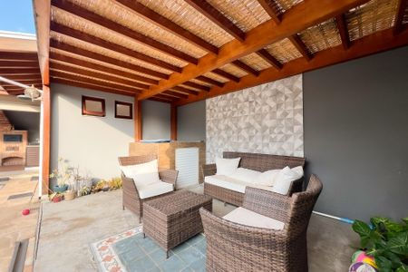 Casa de condomínio para alugar com 305m², 3 quartos e 5 vagasChurrasqueira