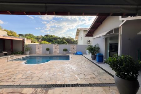 Casa de condomínio para alugar com 305m², 3 quartos e 5 vagasPiscina