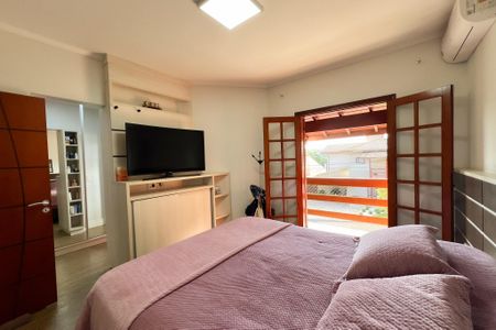 Casa de condomínio para alugar com 305m², 3 quartos e 5 vagasSuíte 1