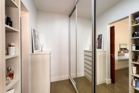 Casa de condomínio para alugar com 305m², 3 quartos e 5 vagasCloset da suíte 1