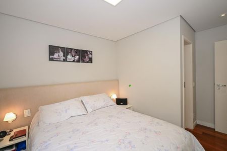 Apartamento à venda com 76m², 2 quartos e 2 vagasSuíte 2