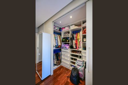 Apartamento à venda com 76m², 2 quartos e 2 vagasArmário da Suíte  2
