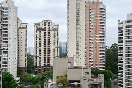 Apartamento à venda com 76m², 2 quartos e 2 vagasVista da Suíte 1