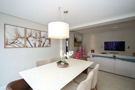 Apartamento à venda com 76m², 2 quartos e 2 vagasSala