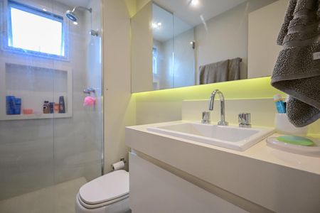 Apartamento à venda com 76m², 2 quartos e 2 vagasBanheiro Suíte 2