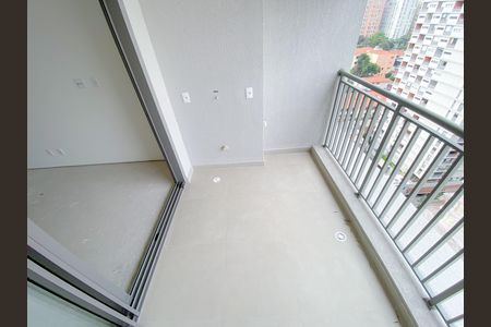 Studio à venda com 27m², 1 quarto e sem vaga Studio à venda com 27m², 1 quarto e sem vagaVaranda