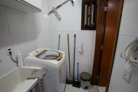 Casa à venda com 116m², 3 quartos e 1 vagaÁrea de Serviço