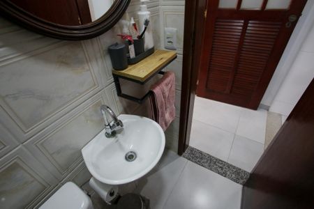 Casa à venda com 116m², 3 quartos e 1 vagaBanheiro Social 2