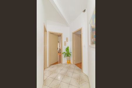 Casa à venda com 120m², 3 quartos e 2 vagasCorredor