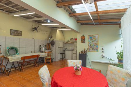 Casa à venda com 120m², 3 quartos e 2 vagasVaranda gourmet