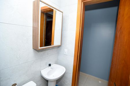 Banheiro de apartamento para alugar com 1 quarto, 2m² em Jardim Algarve, Viamão