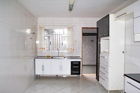 Casa para alugar com 205m², 2 quartos e 2 vagas Casa para alugar com 205m², 2 quartos e 2 vagascozinha