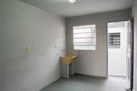 Casa para alugar com 205m², 2 quartos e 2 vagas Casa para alugar com 205m², 2 quartos e 2 vagasLavanderia