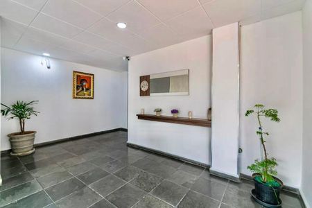 Apartamento à venda com 65m², 2 quartos e 2 vagasHall social