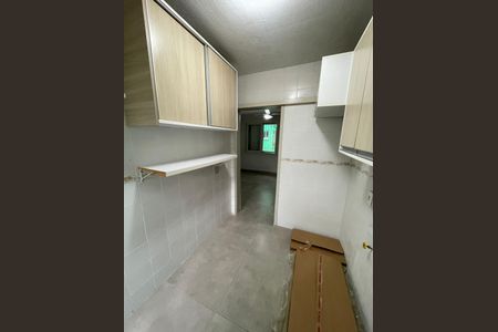 Cozinha de apartamento para alugar com 1 quarto, 41m² em Humaitá, Porto Alegre