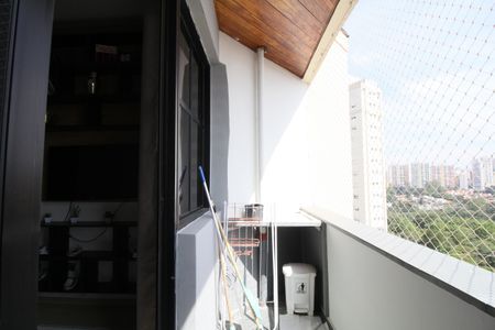 Varanda  de kitnet/studio à venda com 1 quarto, 38m² em Paraíso do Morumbi, São Paulo