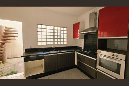 Casa à venda com 3 quartos, 150m² em Jardim Danubio, Jundiaí