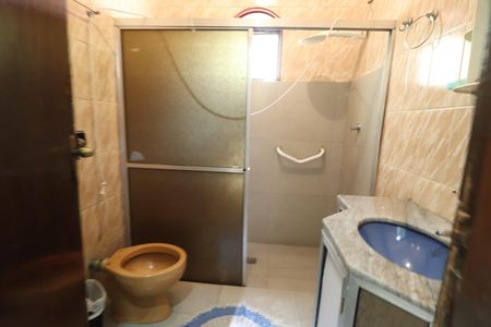 Casa para alugar com 185m², 3 quartos e 2 vagasBanheiro Social