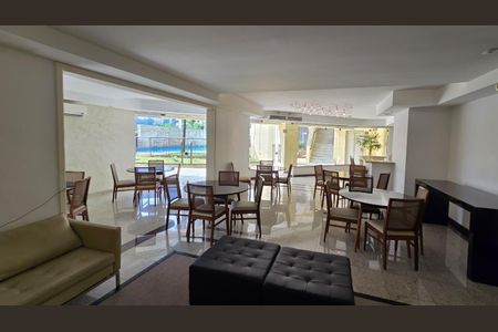 Apartamento à venda com 221m², 3 quartos e 4 vagasÁrea comum - Salão de festas