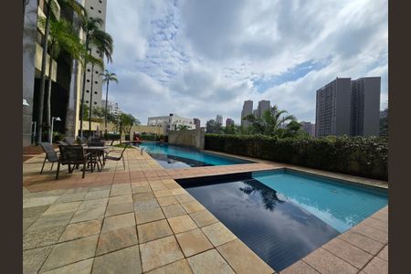 Apartamento à venda com 221m², 3 quartos e 4 vagasÁrea comum - Piscina