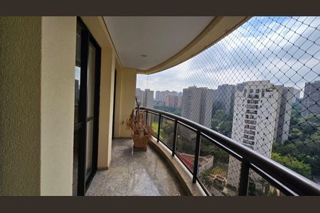 Apartamento à venda com 221m², 3 quartos e 4 vagasSacada