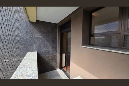 Apartamento à venda com 221m², 3 quartos e 4 vagasVaranda