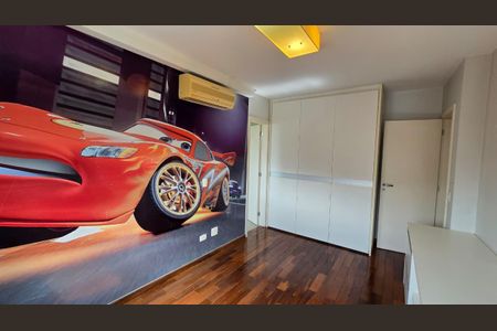 Apartamento à venda com 221m², 3 quartos e 4 vagasQuarto 2