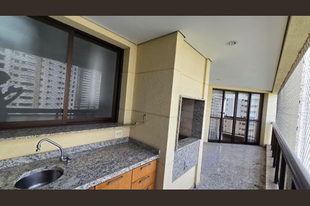 Apartamento à venda com 221m², 3 quartos e 4 vagasÁrea gourmet