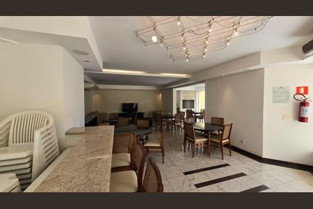 Apartamento à venda com 221m², 3 quartos e 4 vagasÁrea comum - Salão de festas