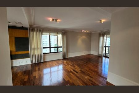 Apartamento à venda com 221m², 3 quartos e 4 vagasSala Tv 