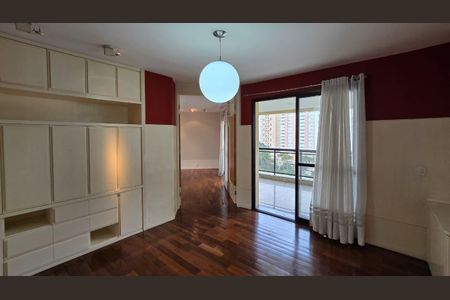 Apartamento à venda com 221m², 3 quartos e 4 vagasArmários 