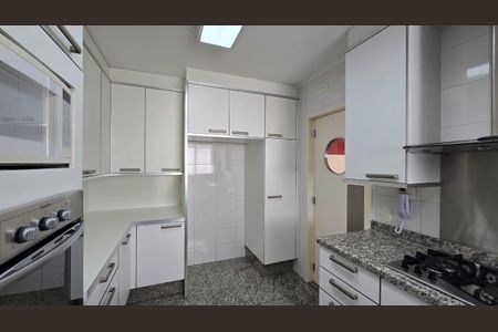 Apartamento à venda com 221m², 3 quartos e 4 vagasCozinha 