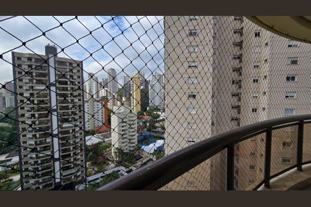 Apartamento à venda com 221m², 3 quartos e 4 vagasVista 