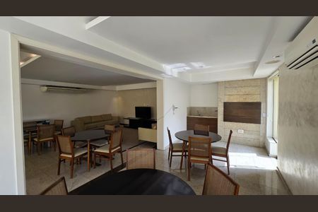 Apartamento à venda com 221m², 3 quartos e 4 vagasÁrea comum - Salão de festas