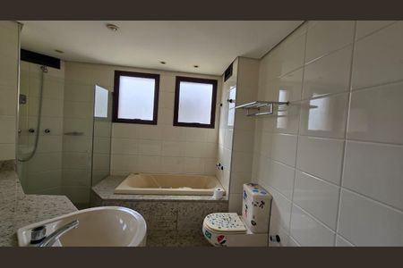 Apartamento à venda com 221m², 3 quartos e 4 vagasSuite 