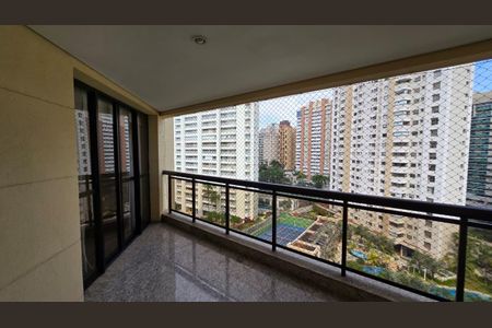 Apartamento à venda com 221m², 3 quartos e 4 vagasSacada