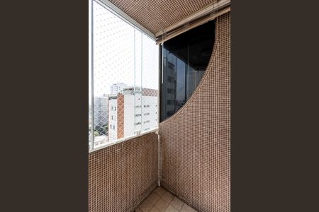 Apartamento à venda com 68m², 2 quartos e 1 vagaVaranda