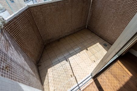 Apartamento à venda com 68m², 2 quartos e 1 vagaVaranda