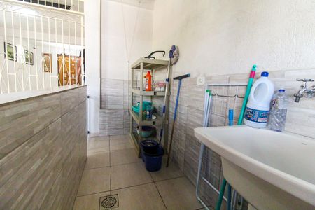 Casa para alugar com 60m², 2 quartos e 1 vagaÁrea de Serviço